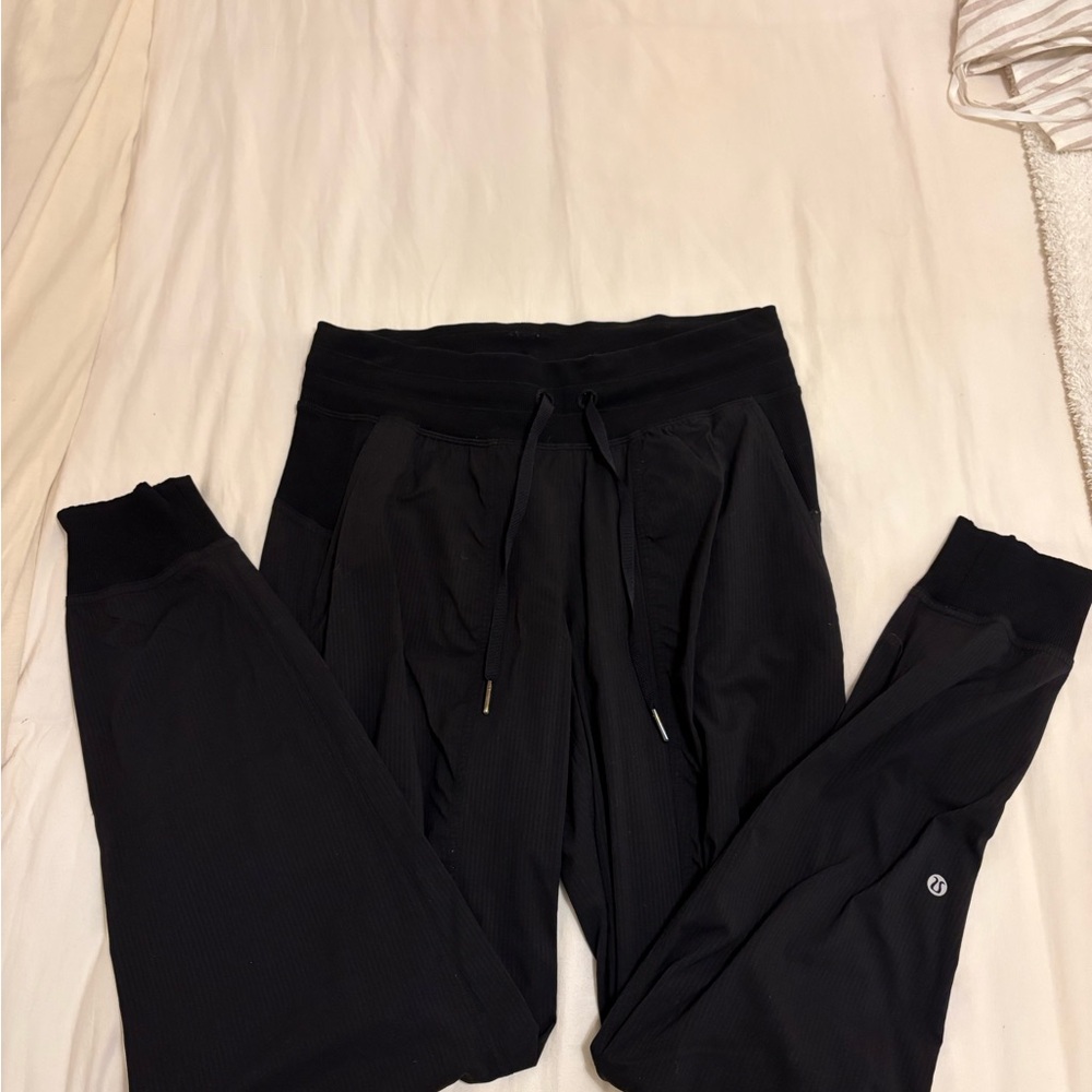 Lululemon Dance Studio Jogger Pant, Size 6, Black